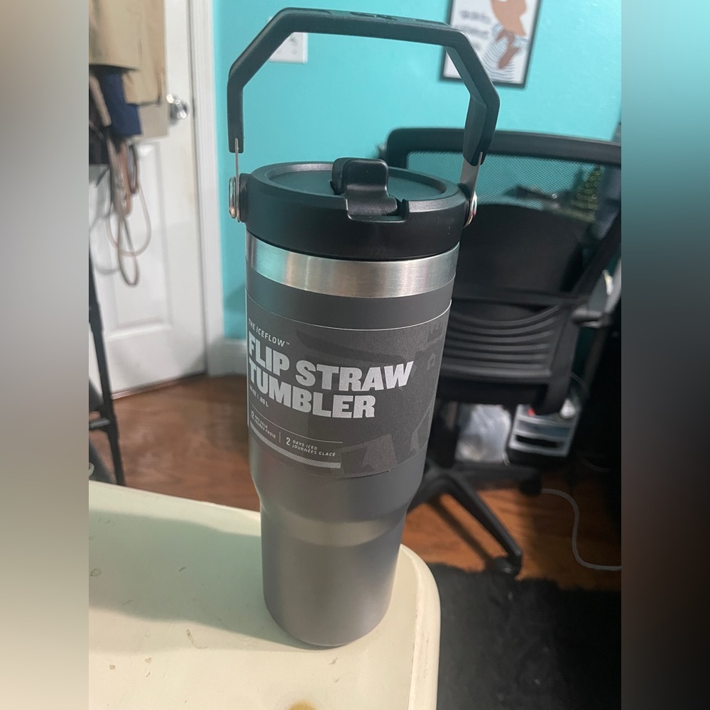 Stanley Flip Straw Tumbler 30oz